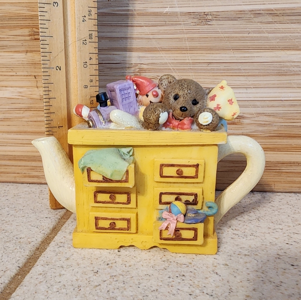 Tinket Box - Yellow Teapot with Bear and Toys